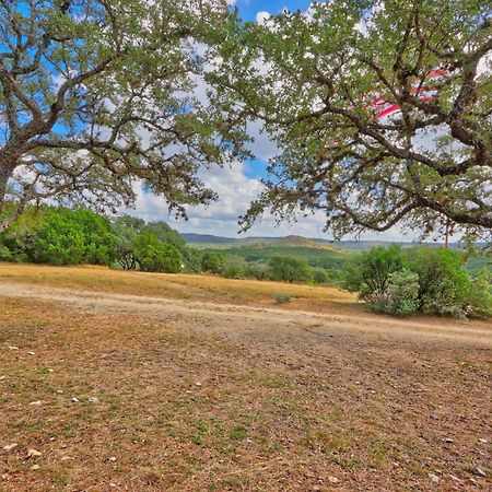 Log Cabin At Old Glory Ranch Wimberley Buitenkant foto