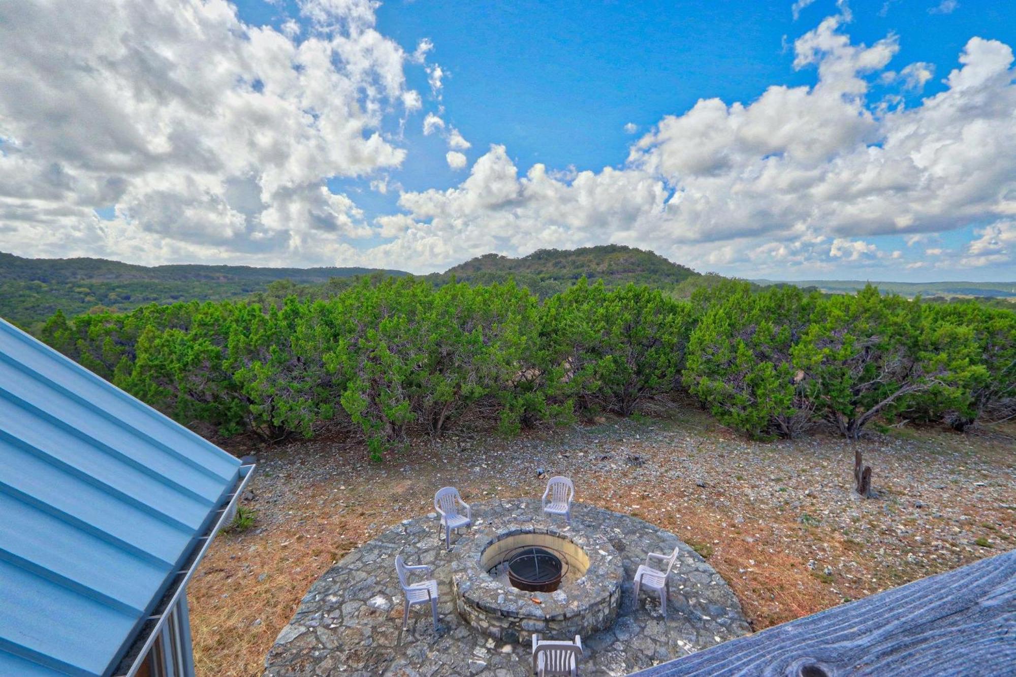 Log Cabin At Old Glory Ranch Wimberley Buitenkant foto