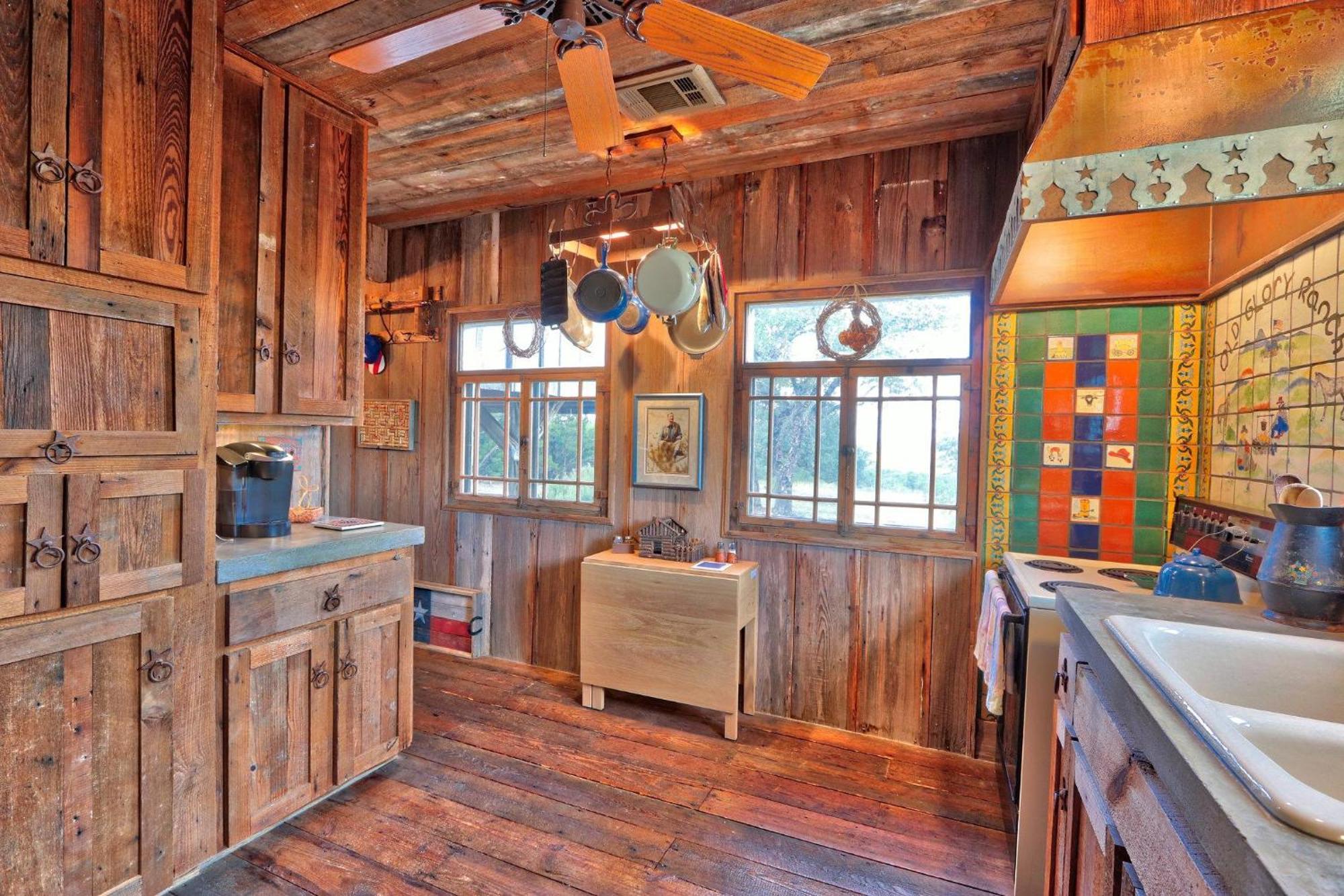 Log Cabin At Old Glory Ranch Wimberley Buitenkant foto