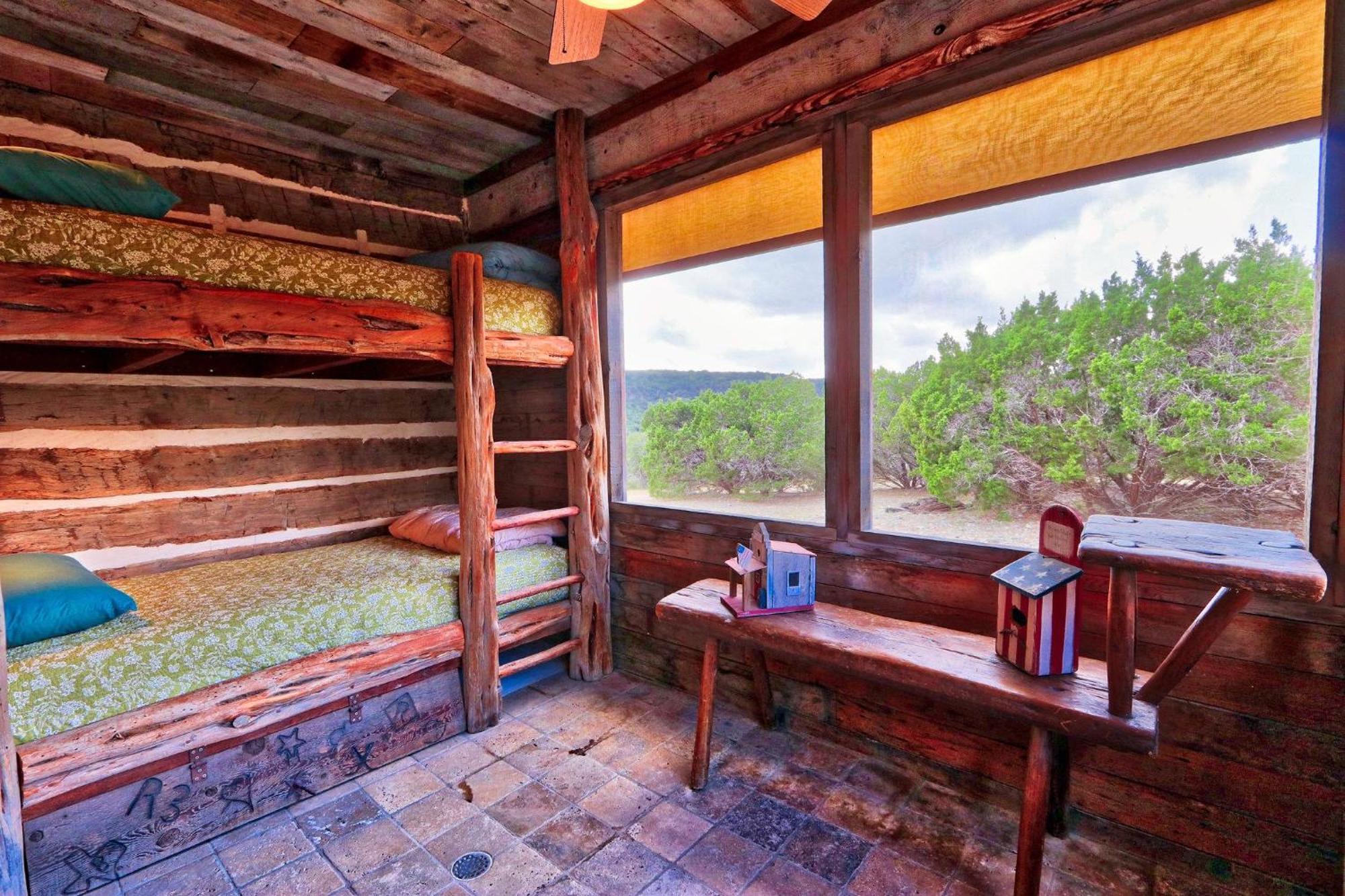 Log Cabin At Old Glory Ranch Wimberley Buitenkant foto